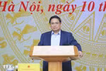 Prime Minister Pham Minh Chinh presides over the first meeting of the Central Steering Committee for for the eradication of the temporary and dilapidated houses. (Photo: VNA)