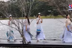 Ao dai fashion show on lake impresses spectators