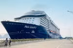 Cruise ship brings more than 2,000 int’l visitors to Ha Long