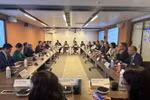 The working session on vaccine manufacturing cooperation with Sanofi on October 8.(Photo: VNA)