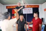 Fishermen equipped with scuba lifesaving