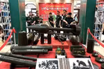 People visit the exhibition held at Military Region 9 Museum in Can Tho city. (Photo: VNA)