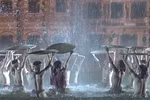 Colourful night show dazzles visitors to Hoi An 