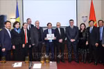 Prime Minister receives representatives of Romanian friendship organisations with Vietnam