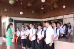 Schools offer courses for overseas workers, students