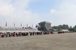 Over 38,600 people visits President Ho Chi Minh Mausoleum 