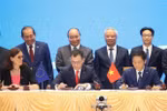 Vietnam, EU sign free trade, investment protection agreements 
