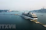 Ha Long city rises from services, tourism