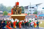 Parade commemorating 70th anniversary of Dien Bien Phu victory held