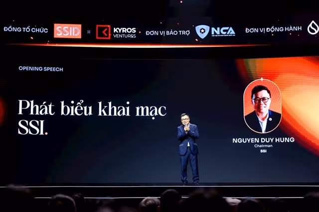 Chairman of SSI Securities Corporation Nguyen Duy Hung speaks at the event (Photo: SSI)