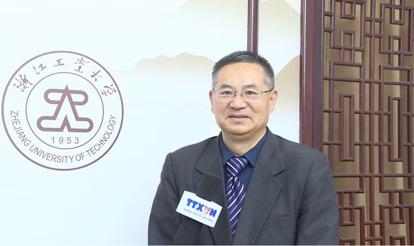 Prof. Dr Cheng Hanping, Executive Director of the Regional and Country Research Institute and Director of the Vietnam Research Centre at Zhejiang University of Technology. (Photo: VNA)