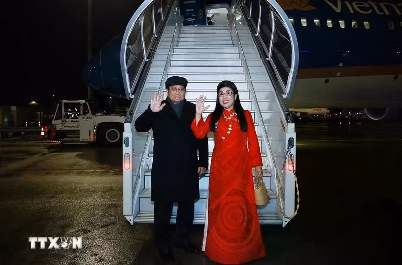Prime Minister Pham Minh Chinh and his spouse (Photo: VNA)
