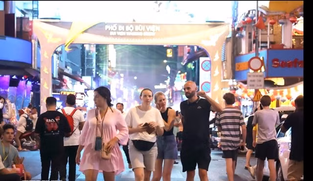 Bui Vien Walking Street in HCM City is a popular nighttime destination for international visitors. (Photo: VNA)