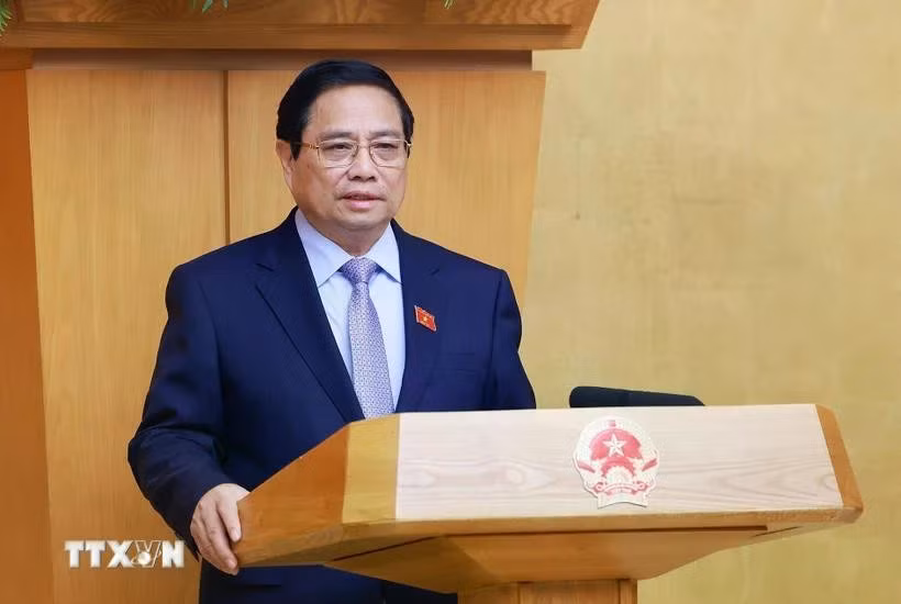 Prime Minister Pham Minh Chinh speaks at the Government’s April regular meeting (Photo: VNA)