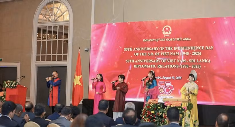 A performance at the event (Photo: phapluat.tuoitrethudo.vn)
