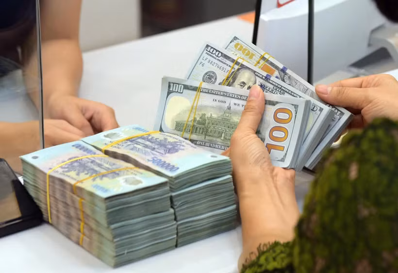 Ho Chi Minh City received nearly 493 million USD in remittances in the first 20 days of this year. (Photo: https://doanhnhansaigon.vn)