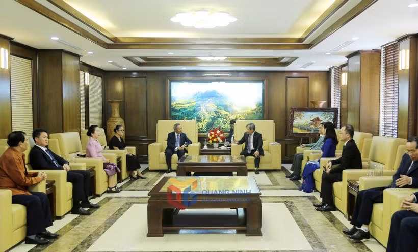 At the reception (Photo: Quang Ninh newspaper)