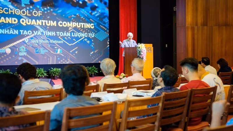 The Vietnam summer school of artificial intelligence (AI) and quantum computing (VSAIQC) opens in Gia Lai province on August 18. (Photo: Nhandan.vn)