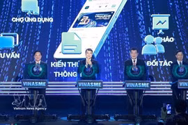 Prime Minister Le Minh Hung and delegates launch the digital platform of the Vietnam Association of Small and Medium Enterprises (August 2026). Photo: VNA