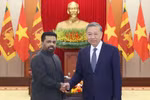 General Secretary of the Communist Party of Vietnam Central Committee To Lam (right) receives Sri Lankan President Anura Kumara Dissanayaka on May 4. (Photo: VNA)