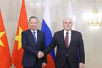 Party General Secretary To Lam (left) meets with Russian Prime Minister Mikhail Mishustin in Moscow on May 8. (Photo: VNA)