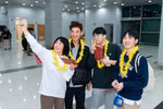 Korean passengers take a selfie after arriving at Phu Quoc International Airport on January 1, 2026. (Photo: Sun Group)