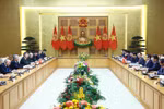 At the talks between Vietnamese Prime Minister Pham Minh Chinh and his Kyrgyz counterpart Adylbek Kasymaliev. (Photo: VNA)