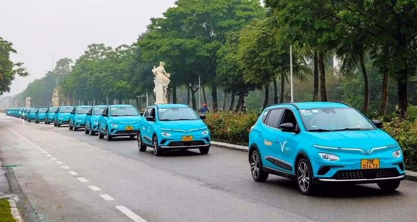 01 electric taxi.jpeg
