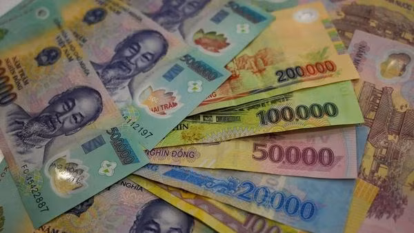Reference exchange rate drops strongly at week’s beginning ảnh 1