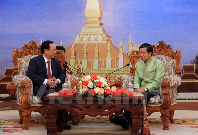 Hanoi, Vientiane beef up ties ảnh 1