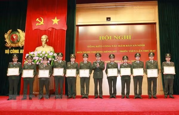 Security collectives, individuals lauded for contributions to DPRK-USA summit ảnh 1