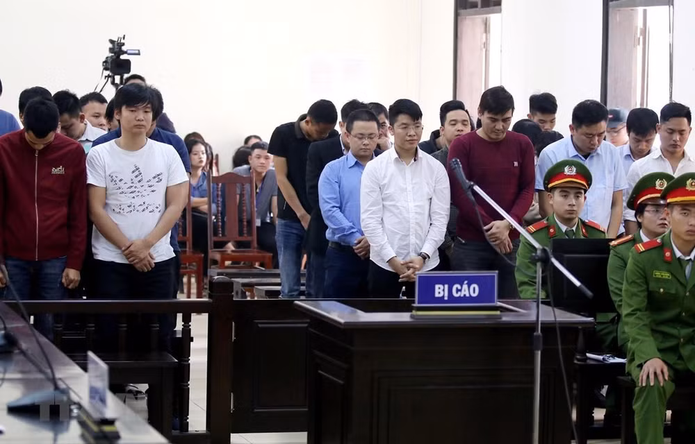 Prison terms reduced for 13 defendants in major gambling ring ảnh 1