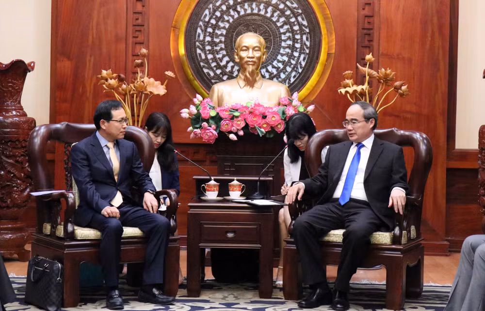 HCM City urges Samsung to soon open R&D centre ảnh 1