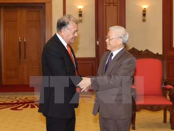 Party leader receives Mexico’s Labour Party officials ảnh 1