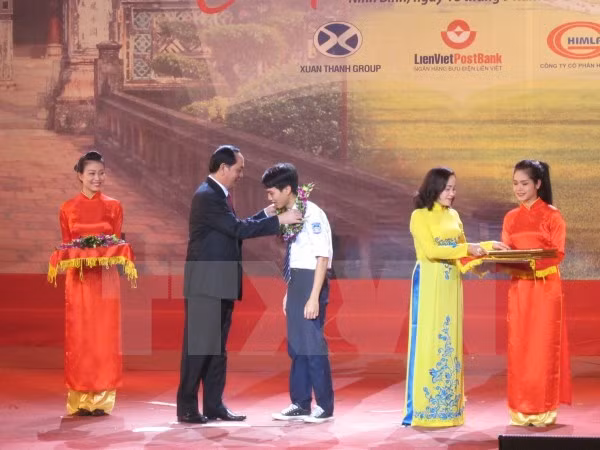 Ninh Binh province honours students, athletes ảnh 1 Ninh Binh province honours students, athletes ảnh 1