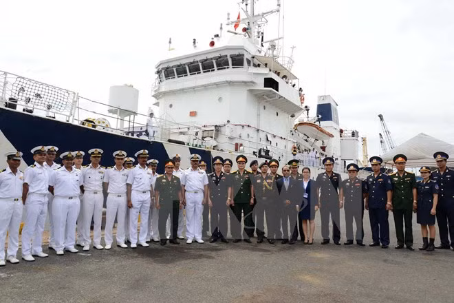 Indian coast guard ship visits HCM City ảnh 1 Indian coast guard ship visits HCM City ảnh 1