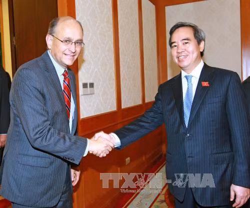 Politburo member receives visiting US treasury official ảnh 1