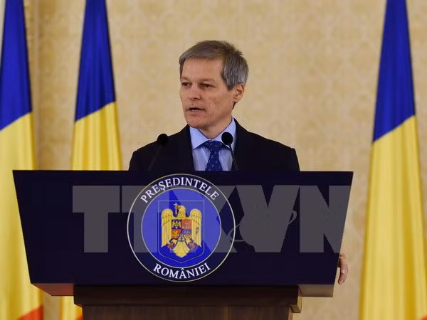 Romanian Prime Minister starts official visit to Vietnam ảnh 1