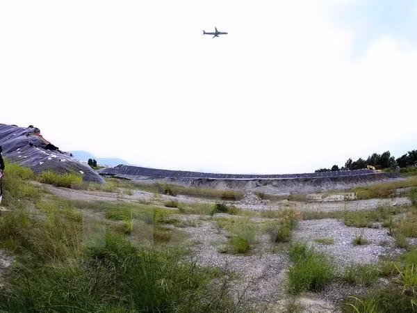 Dioxin detoxification project continues in Da Nang airport ảnh 1