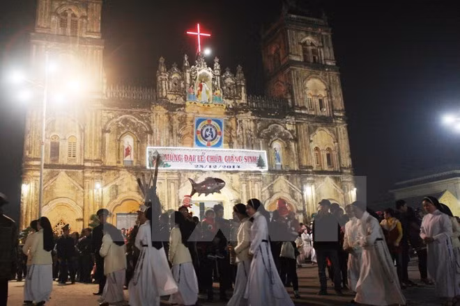 Kon Tum to establish six parishes ảnh 1