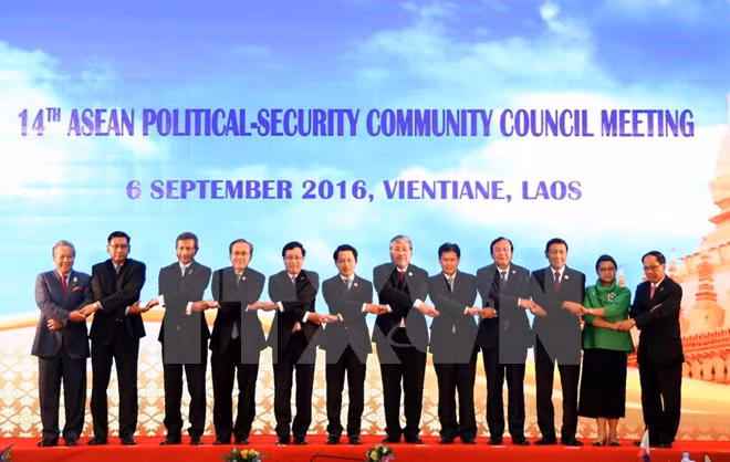 FM attends preparatory meetings for ASEAN Summits in Laos ảnh 1