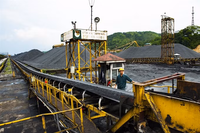Major energy firms woo investors ảnh 1