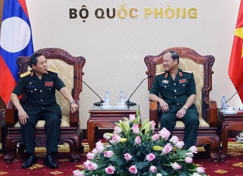 Vietnam, Laos step up defence cooperation ảnh 1