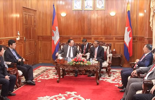 Vietnam, Cambodia build peaceful border line ảnh 1