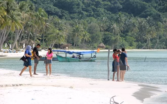 Vietnam among world’s fastest growing travel destinations ảnh 1