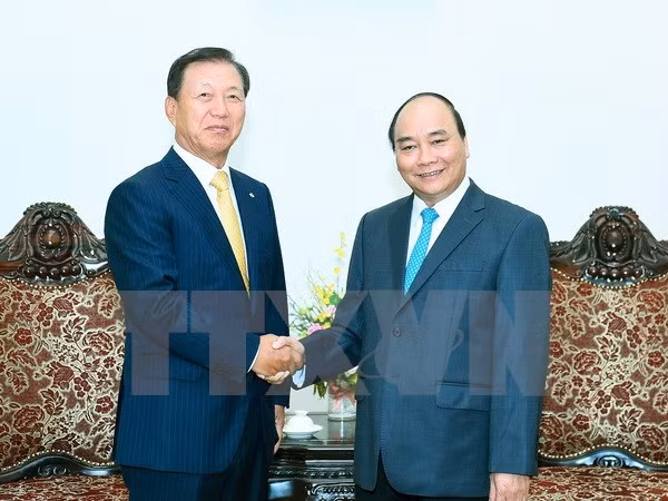 PM welcomes RoK’s groups to invest in Vietnam ảnh 1