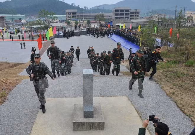 Vietnam keen to boost cooperation with China in security ảnh 1
