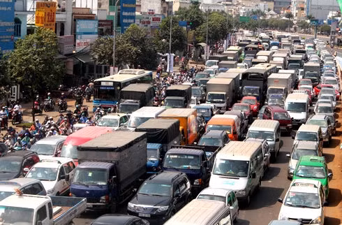 HCM City considers limiting vehicles in downtown area ảnh 1