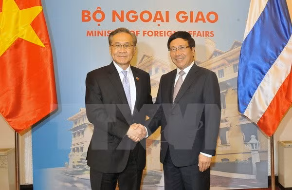 Vietnam, Thailand cement economic links for trade goal of 20 bln USD ảnh 1