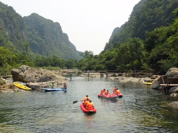 Conference reviews six-month tourism development ảnh 1 Conference reviews six-month tourism development ảnh 1